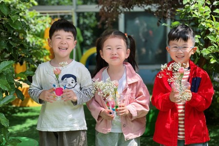 【简讯】以爱之名 感恩有你——木渎中心幼儿园小班组母亲节活动