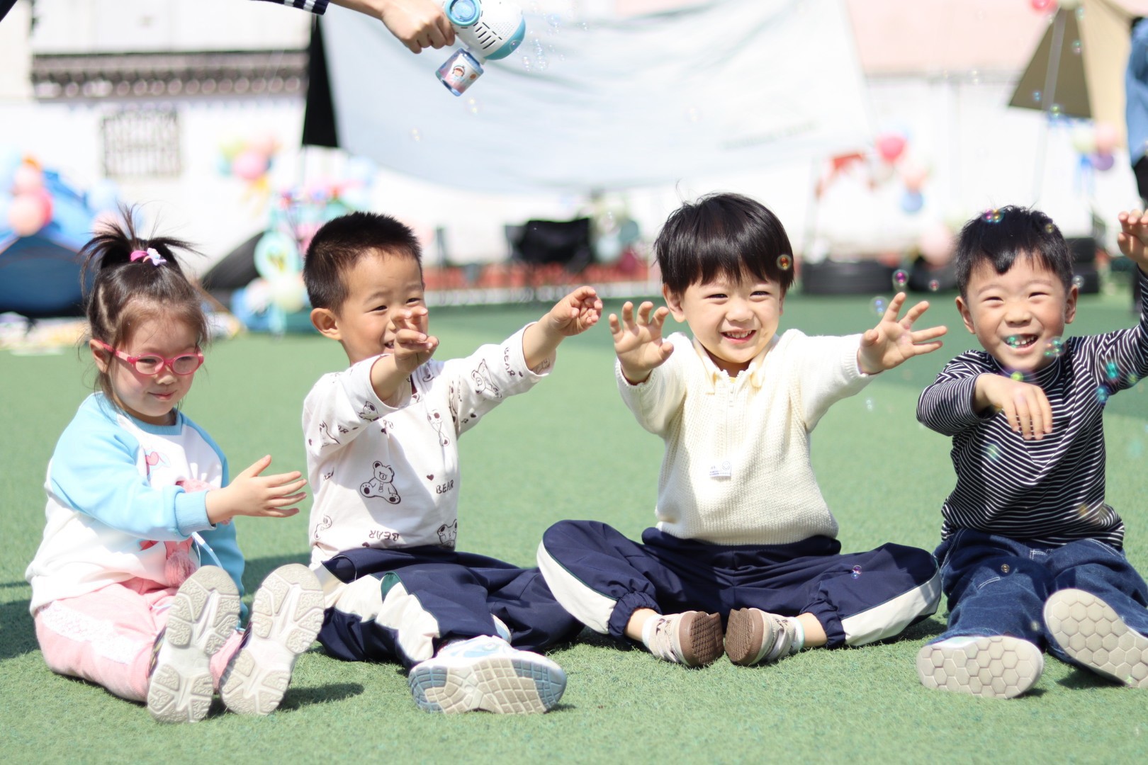 【简讯】莺飞草长  追春拾趣——木渎中心幼儿园小班组野餐活动