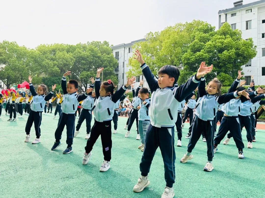 【简讯】活力体操 趣享成长——木渎中心幼儿园两操展示活动