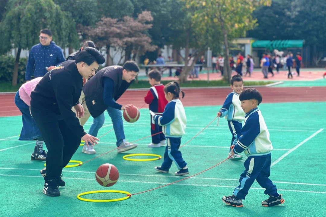 【简讯】半日同行 爱意满满——木渎中心幼儿园小班家长半日活动