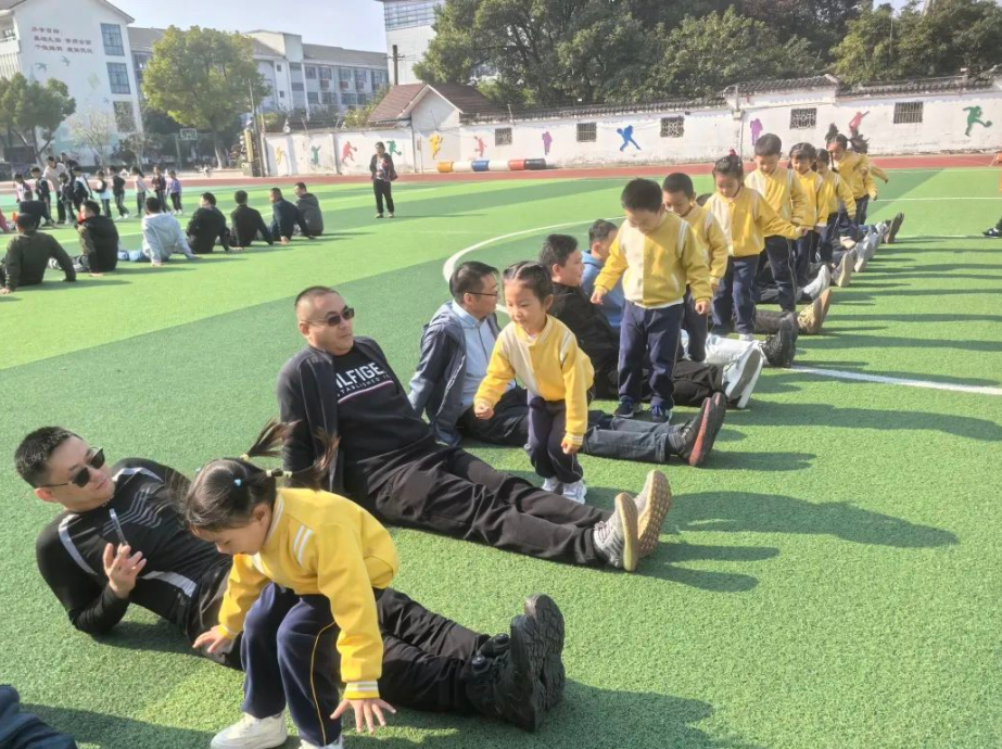 【简讯】“爸”气十足 实力炫父——木渎中心幼儿园大班组家长半日活动