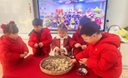 【简讯】粥香情浓 腊八同乐——木渎中心幼儿园小班组腊八节活动