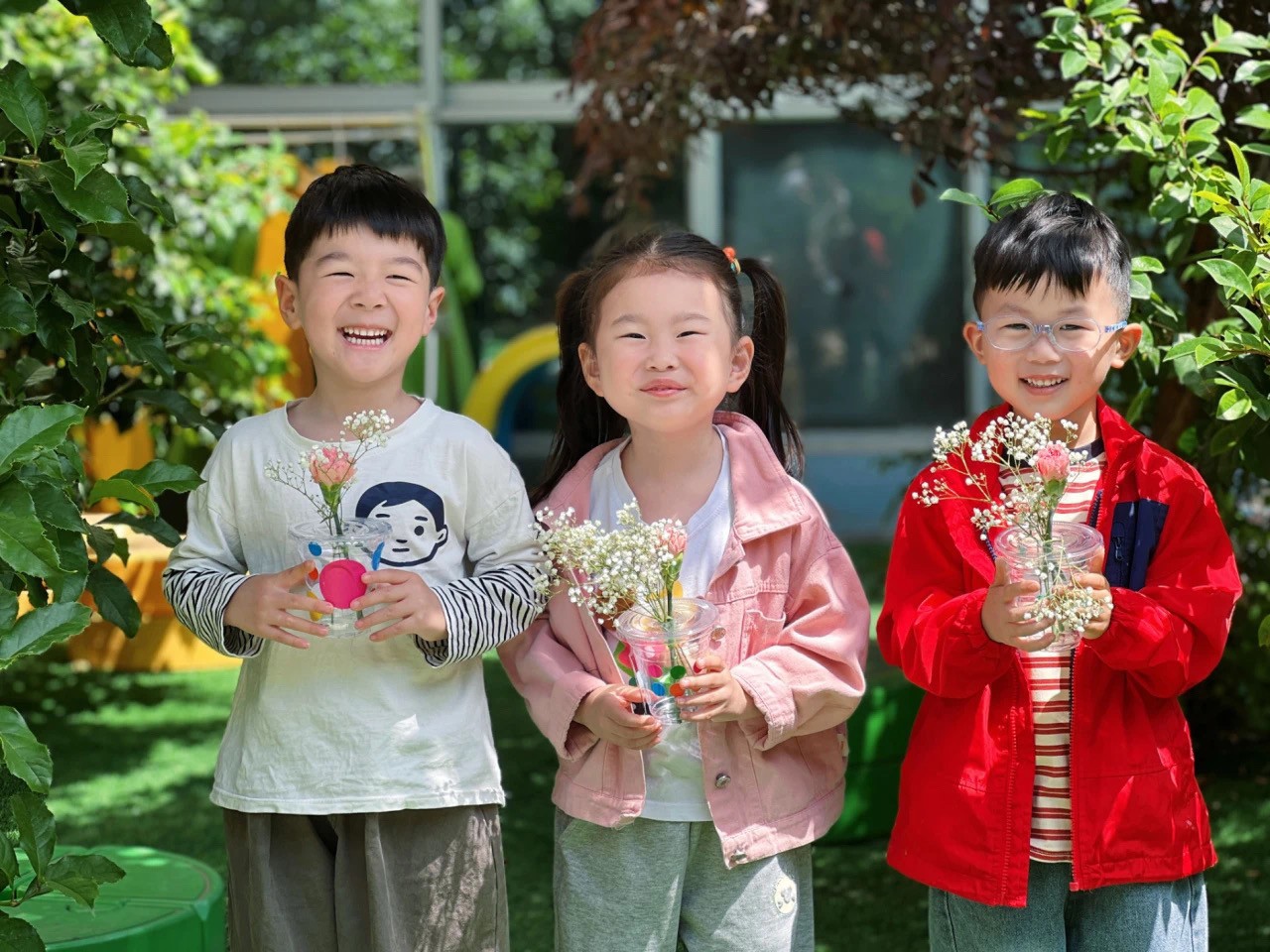 【简讯】以爱之名 感恩有你——木渎中心幼儿园小班组母亲节活动